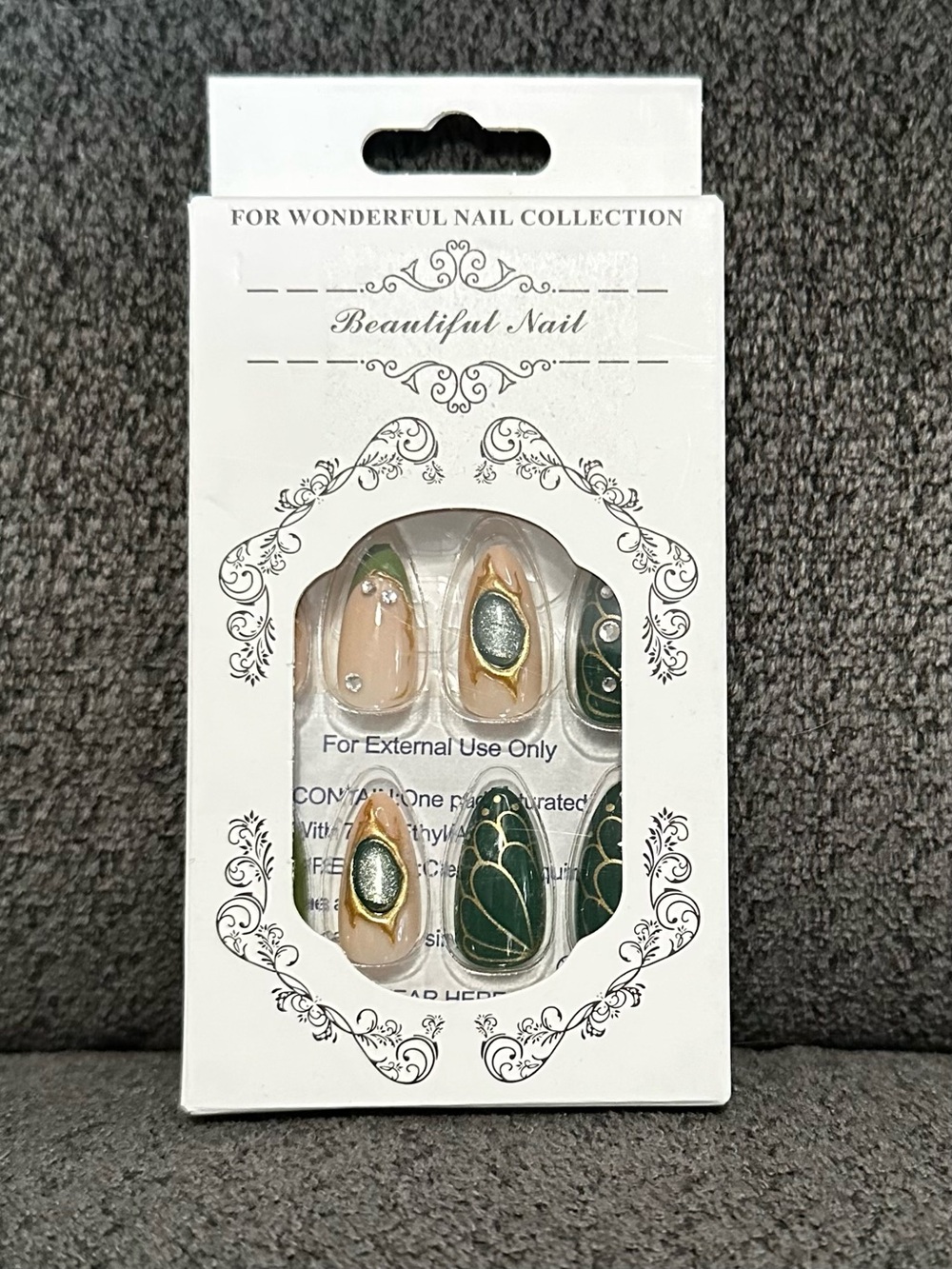 Elegant Green & Nude Press-On Nails with Gold Accents